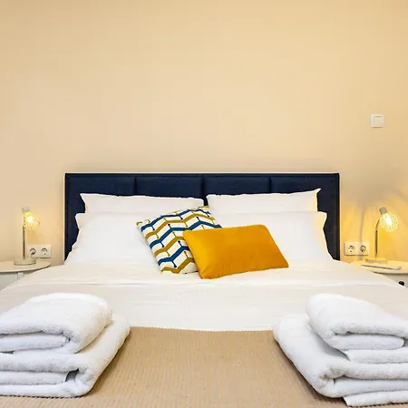 Retreat With Local Charm By Flat Mаnager Apartment *