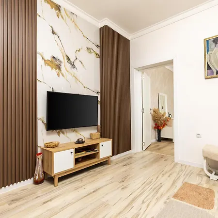 Retreat With Local Charm By Flat Mаnager Apartment *