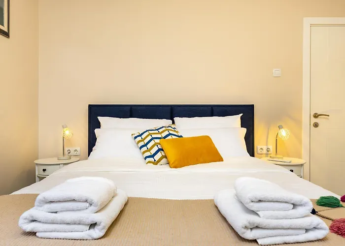 Retreat With Local Charm By Flat Mаnager Apartment *